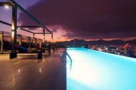 Buat mereka yang gemar berjalan kaki, lokasi seperti padang kota dan mural street art hanyalah berdekatan dengan hotel ini. Top 5 Hotel Di Ipoh Ada Swimming Pool C Letsgoholiday My