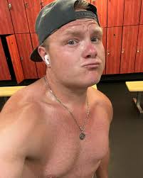 Dean Spivey's Instagram, Twitter & Facebook