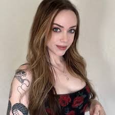 Miranda Meeks (@mirandameeks) • Instagram photos and videos