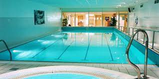 Edinburgh bölgesindeki hangi premier inn aileler için uygun? Edinburgh Hotel Mit Pool Holiday Inn Hotel Edinburgh