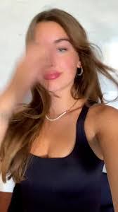 Mikki Walker's Instagram, Twitter & Facebook