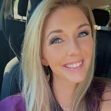 Lacey 🍑 (@laceyworkman)