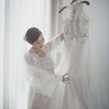 Add wedding dress sleeves in addition to wedding dress cap sleeves — wildly popular at the moment — we're also including detachable wedding straps, tulle straps, lace sleeves, beaded cap sleeves, and removable straps. How To Choose Your Dream Wedding Dress 70 Things To Know