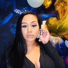 Karla Mackenzie's Instagram, Twitter & Facebook