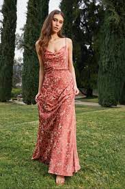 22 Orange Wedding Details That Don T Remind You Of A Traffic Cone Wedding Guest Dress Summer Wedding Dresses Unique Guest Dresses