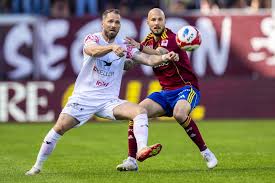 And the ball is in the net again - Jankewitz with the next goal in Geneva