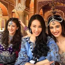 In a tibetan ice cave, they find the remains of the royal army that had vanished together with the treasure, only to be ambushed by randall. Disha Patani On The Set Of Kung Fu Yoga Disha Patani Photoshoot Yoga Girl Bollywood