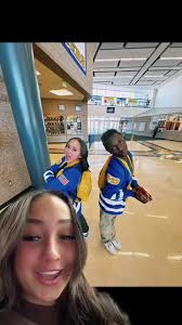 VOTE SELA RHODES FOR JUNIOR CLASS PRESIDENT 😽😽😽 💙💛#greenscreen  #juniorclasspresident #studentcouncil #utahhighschools #orem