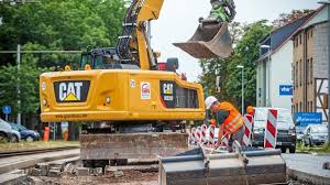 Blick Auf Die Bauarbeiten Im Ersten Teilabschnitt Der Auf Drei Jahre Angelegten Baustelle In Der Grimmelallee In Nordhausen Bau Anlieger Baustelle