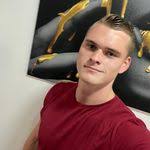 Darian Franks's Instagram, Twitter & Facebook