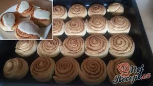 Z vlažného mlieka, trošky cukru a droždia urobíme kvások. Napadynavody Sk 10 Najlepsich Receptov Na Sladke Alebo Slane Osie Hniezda Po Ktorych Sa Oblizete Az Za Usami