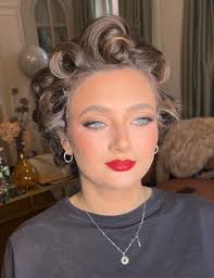 Hollywood glamour ❤️ . #makeup #makeupartist #glamour #glam #redlip  #ukmakeupartist #classiclook #timelessmakeup