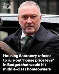 It's a fresh sign Labour has a 'class war' plan to hammer wealthy  homeowners. Read more: https://trib.al/GmL44qn