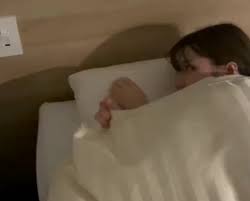 「もう寝よう」と客室のベッドに入って電気を消したら…多くの人 ...