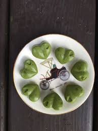 Matcha Latte Gummies Small But Mighty Green Goodies These Gummies Are Packed With The Benefits Of Matcha An Gelatin Recipes Matcha Recipe Easy Gelatin Recipe