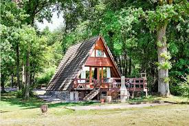 Boek nu uw vakantiehuis in beauraing uit een selectie van gezellige vakantiehuizen, luxe gîtes, knusse chalets, villas & kastelen. Holiday House Beauraing Ardennes Etape Holiday Houses Ardennes