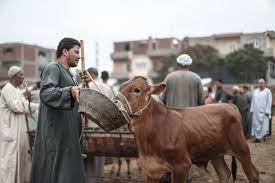 It is celebrated at the end of ramadan to mark the end of fasting. V 2xybv0pcwtm