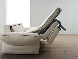 Visualizza altre idee su poltrona letto poltrone letto molto confortevoli e consigliate per chi cerca un prodotto di alta qualità. Divano Letto In Piuma Con Braccilo Regolabile Design Made In Italy