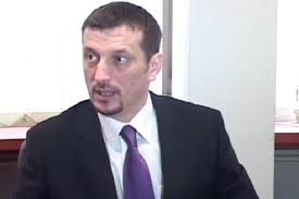 Директор клиничког центра у нишу проф. Ogorceni Direktor Iz Nisa Za Kurir Vise Od 500 Ljudi Urgiralo Za Posao M