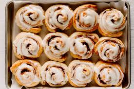 Now i've had great results with the recipe sweet dinner rolls by donna. Easy Cinnamon Roll Recipe With Vanilla Glaze