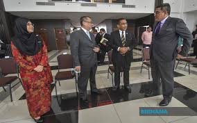 İşte takiyüddin'in kısaca hayatı ve eserleri. Bernama Pindaan Akta Berhubung Pemandu Mabuk Ke Kabinet 2 Minggu Lagi Takiyuddin