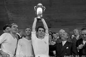 È la società che detiene i diritti di gestione e valorizzazione commerciale del marchio milan Real Madrid S 10 Steps To La Decima Daily Mail Online