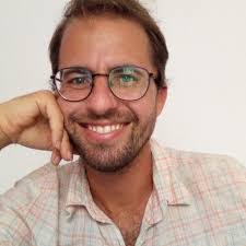 Daniel Castell's Instagram, Twitter & Facebook