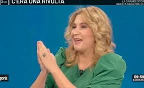 Serena bortone (roma, 8 settembre 1970) è una giornalista, autrice televisiva e conduttrice televisiva italiana. Agora Serena Bortone Travolta Dall Emozione Sapevo Che Sarebbe Successo Straziante Addio Libero Quotidiano
