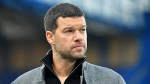 Eine wichtige frage ist auch die nach der übertragung der auch die telekom hat sich ein prominentes team zusammengestellt. Ballack Bobic Frankreich Telekom Stellt Em Programm Vor Kicker