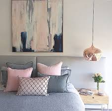 12 nuances de peinture gris taupe pour le salon. Rose Gold Pendant Lights Pink Blush Cushions Gorgeous Bedroom Set Up Ideias De Decoracao Decoracao De Quarto Decoracao