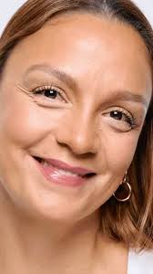 Sue Larkin, Head of Programs at Look Good Feel Better® (LGFB) talks about  the impact of donating to @lgfbcanada this holiday season during the Match  Campaign. Now is your chance to make