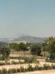 Daphní is situated 3 km southwest of ποικίλο όρος. Dgnofbqx7azsym