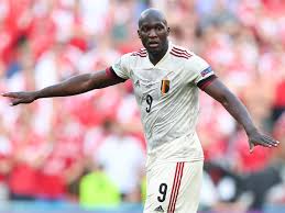 Romelu lukaku is the perfect striker 2021! Romelu Lukaku Says He Is A World Class Striker But Still Chasing Cristiano Ronaldo Football News Times Of India