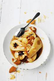 Dessert Tranquille Comme Un Dimanche Apres Midi A Ne Rien Faire Poires Au Sirop Et Au Croustillant Recettes De Cuisine Desserts Aux Fruits Recette Entremet