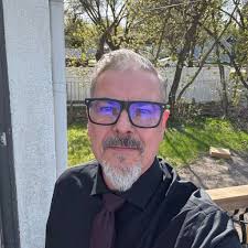 Should I upgrade to a Chevrolet 2500 for towing a 33 foot camper?