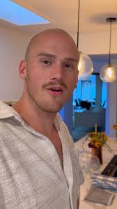 I’ve been sober for a little over 6 months now… & I’m SO beyond proud of  myself. I just wanted to share a little bit of my journey so far to anyone  that wants to listen. Sending you all love ❤️