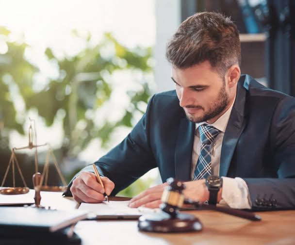 Top Qualities to Consider in a Lawyer | Reynolds & Reynolds Law