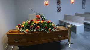 Un enfant peut commencer son parcours scolaire dès l'âge de 2 ans, avec l'école maternelle, jusqu'à l'âge de 5 ans. Pompes Funebres La Cour Des Comptes Pointe Le Cout Des Obseques Et Le Manque De Crematorium Comme Dans Le Cantal