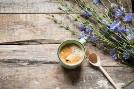 Surprenantes Reconfortantes Et D Origine Naturelle Les Boissons A La Chicoree Boisson Boissons Detox Troubles Digestifs