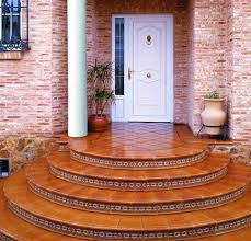 Concrete circle stepping stones and large concrete planter with low plants nestled throughout. How To Build The Round Steps For The Porch With Your Own Hands Staircase Design