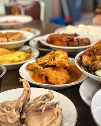 Tempat makan menarik di selangor. 7 Rekomendasi Rumah Makan Padang Di Surabaya Semuanya Enak