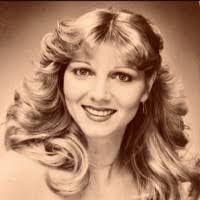 Rosa Hanks's Instagram, Twitter & Facebook