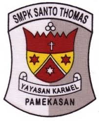 Kompas.com/budiyanto seorang siswa mencoba duduk di meja belajar yang ditambahkan plastik di sekelilingnya di sman 4 kota.sukabumi, jawa. Smpk Pamekasan Yayasan Karmel Malang