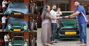 Mohanlal Mammootty Cars In A Single Frame Fans Go Wild Fast Track English Manorama Browse millions of used car deals everyday with our free search engine. mohanlal mammootty cars in a single