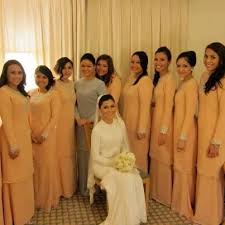Lisa Surihani S Bridemaids All In Mimpikita Bridesmaid Dresses Malay Wedding Wedding Inspiration