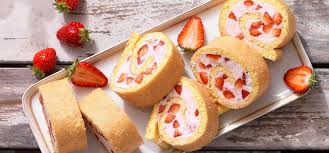 Erdbeerroulade Rezept Erdbeerroulade Lebensmittel Essen Erdbeeren