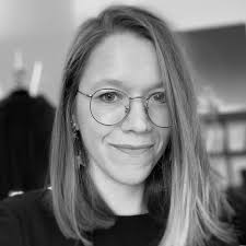 Leslie Ulmer's Instagram, Twitter & Facebook