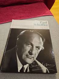 Mit Widmung des Autors. RAY HAMMOND, The World in 2030 8€. Paul Schaffner,  versuch einer Würdigung 18€. Leo NMazakarini, Sie treten auf und gehen  wieder ab 12€. HEIDE SCHULTE von Bäuminghaus Cumes 20€., € 8,- (3100 St.  Pölten)