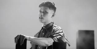 Sepantaskilat andi bernadee gilakan gigi hadid. Eksklusif Andi Bernadee Perjelas Makna Tersirat Dari Video Muzik Single Donde Sensasi Selebriti