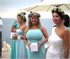 Hilarious selection of ruined wedding photos. 40 Annoyingly Awkward Wedding Photos Ozar Part 2 Bridesmaid Awkward Wedding Photos Dresses